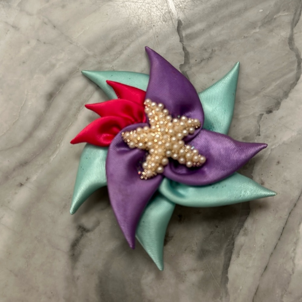 Little mermaid style hair clip